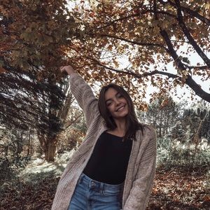 Meet your Posher, Ella